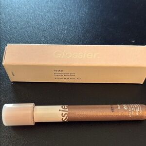 Glossier Lidstar in Fawn